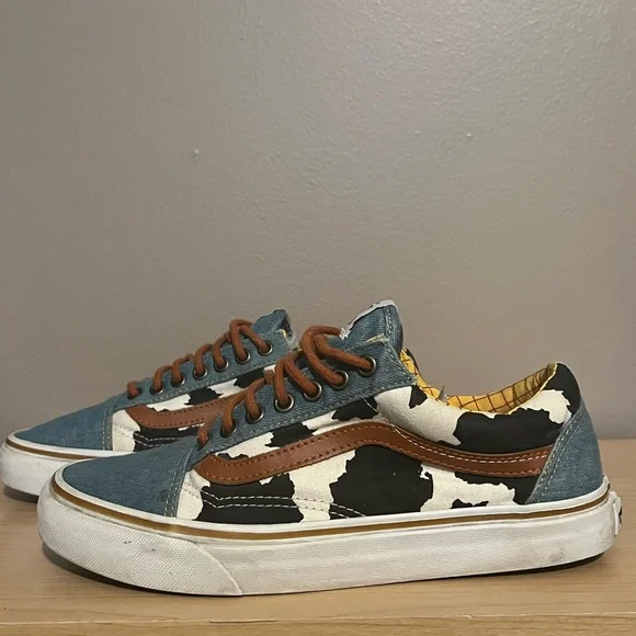 Vans Toy Story x Old Skool 'Woody' (M7.5) - Picture 1 of 7